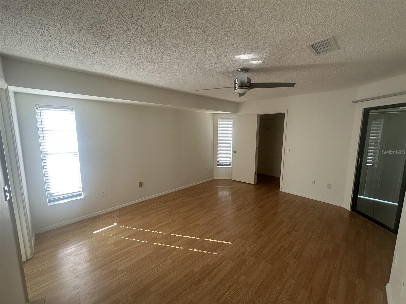 Image 12 of 31 For 2029 Lake View Boulevard