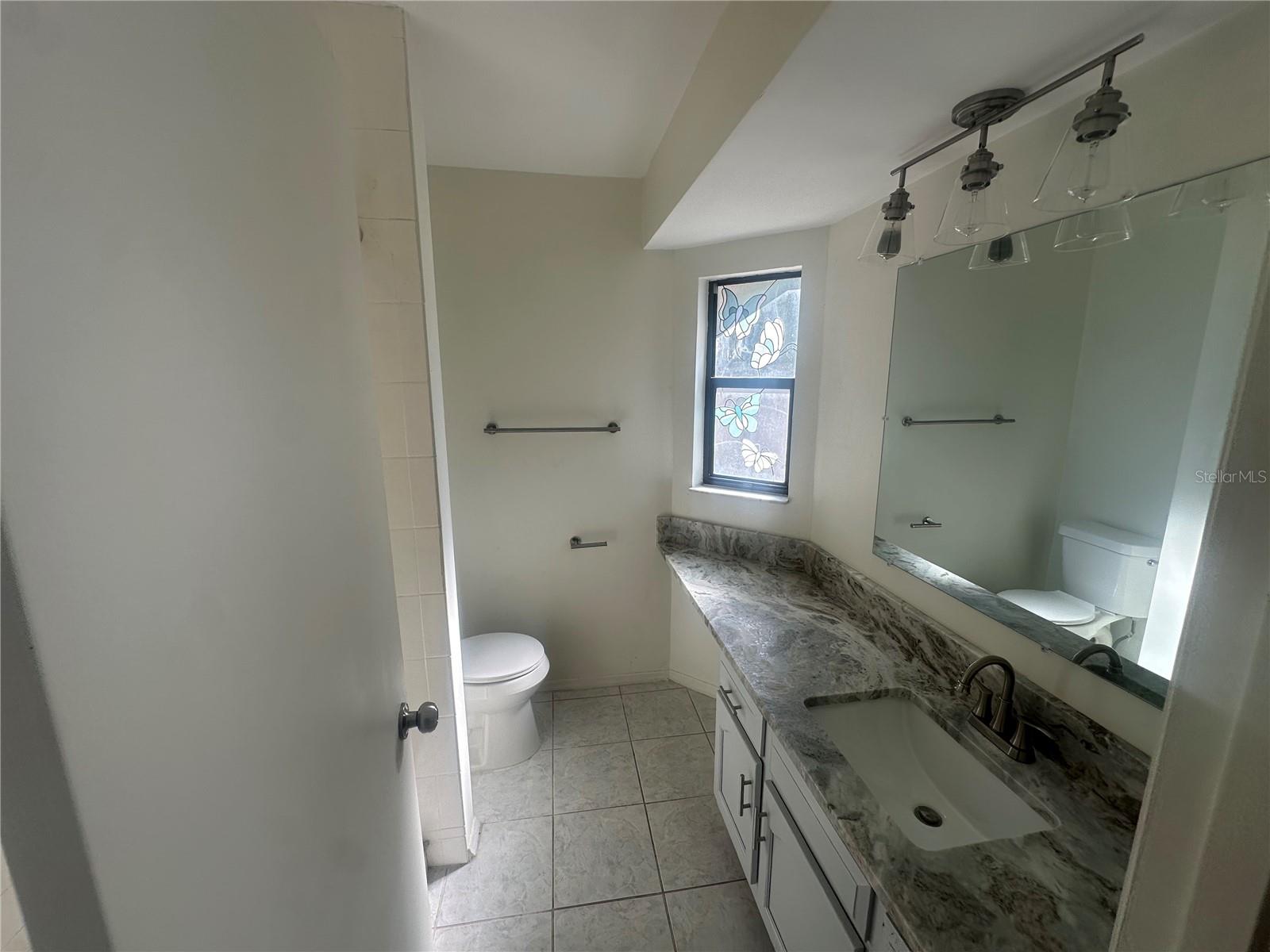 Image 17 of 31 For 2029 Lake View Boulevard