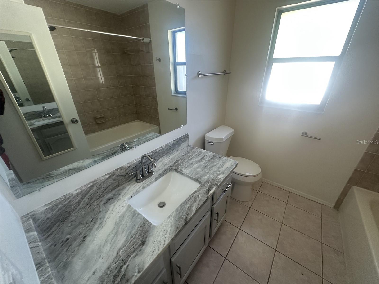 Image 19 of 31 For 2029 Lake View Boulevard