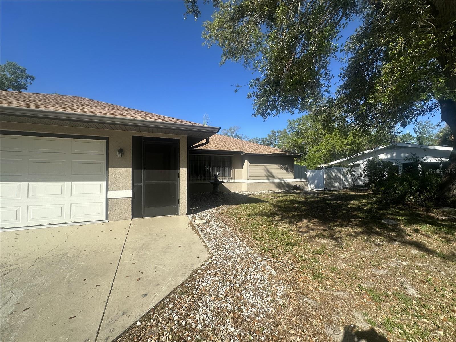 Image 3 of 31 For 2029 Lake View Boulevard