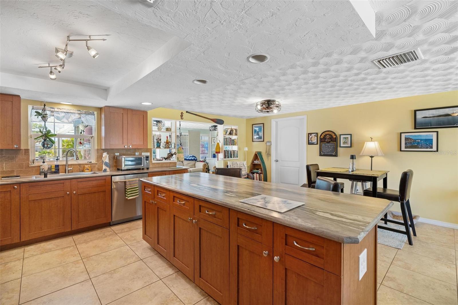 Image 22 of 61 For 4279 Harbor Boulevard