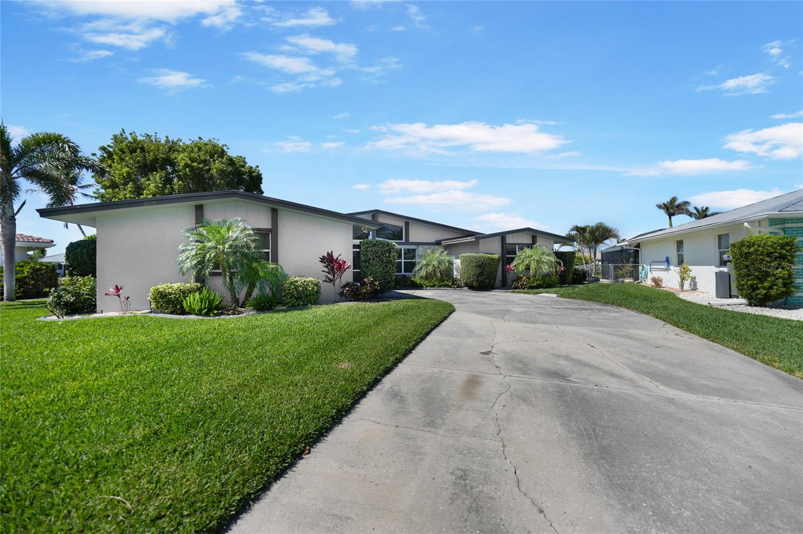 Image 23 of 51 For 955 Don Juan Court