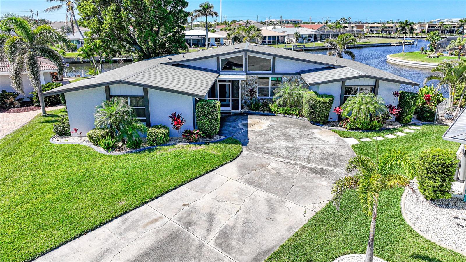 Image 26 of 51 For 955 Don Juan Court
