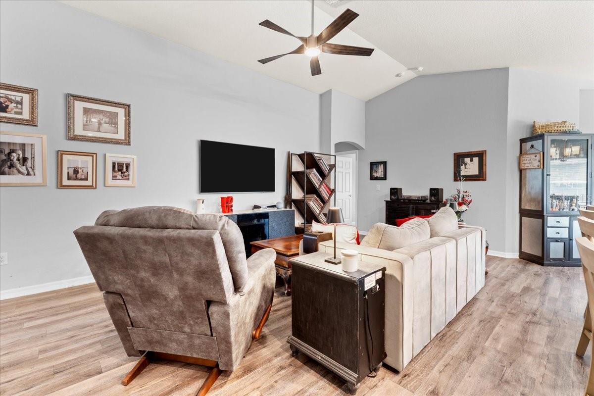 Image 10 of 51 For 6315 164th Avenue E