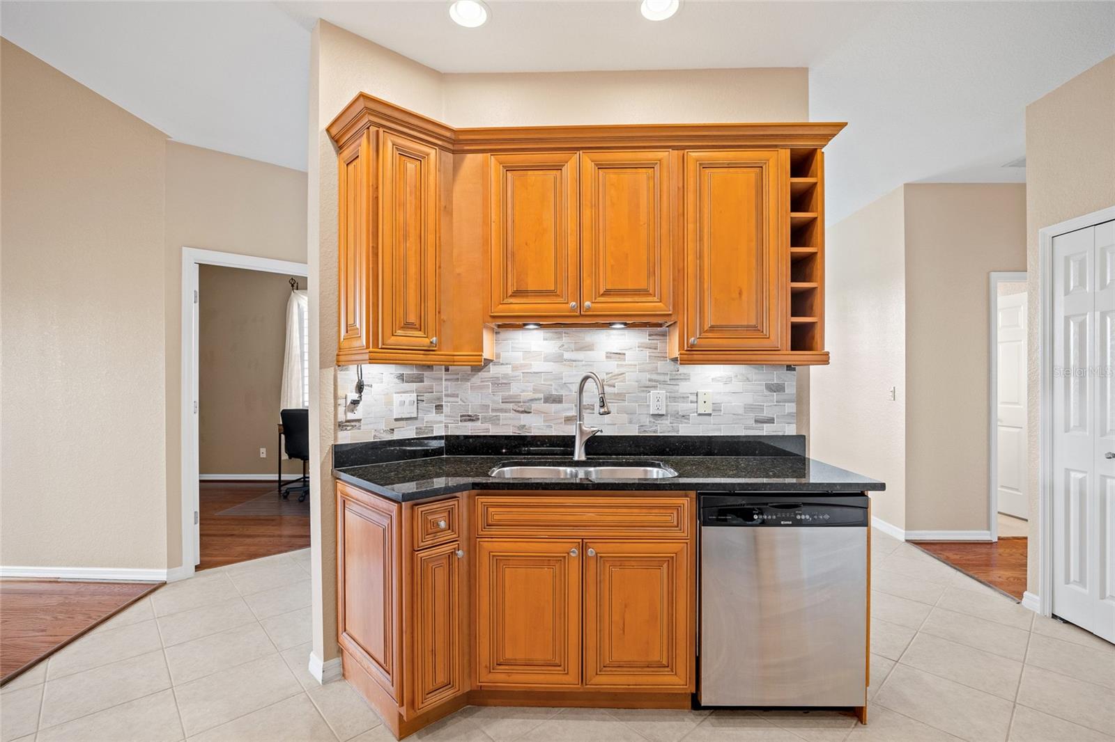 Image 9 of 46 For 16308 Sunset Palms Boulevard 1702