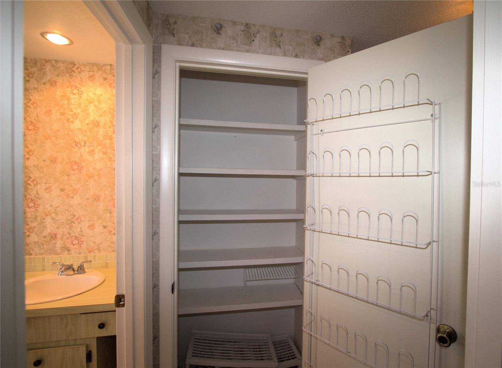 Image 31 of 50 For 458 Azalea Avenue Nw