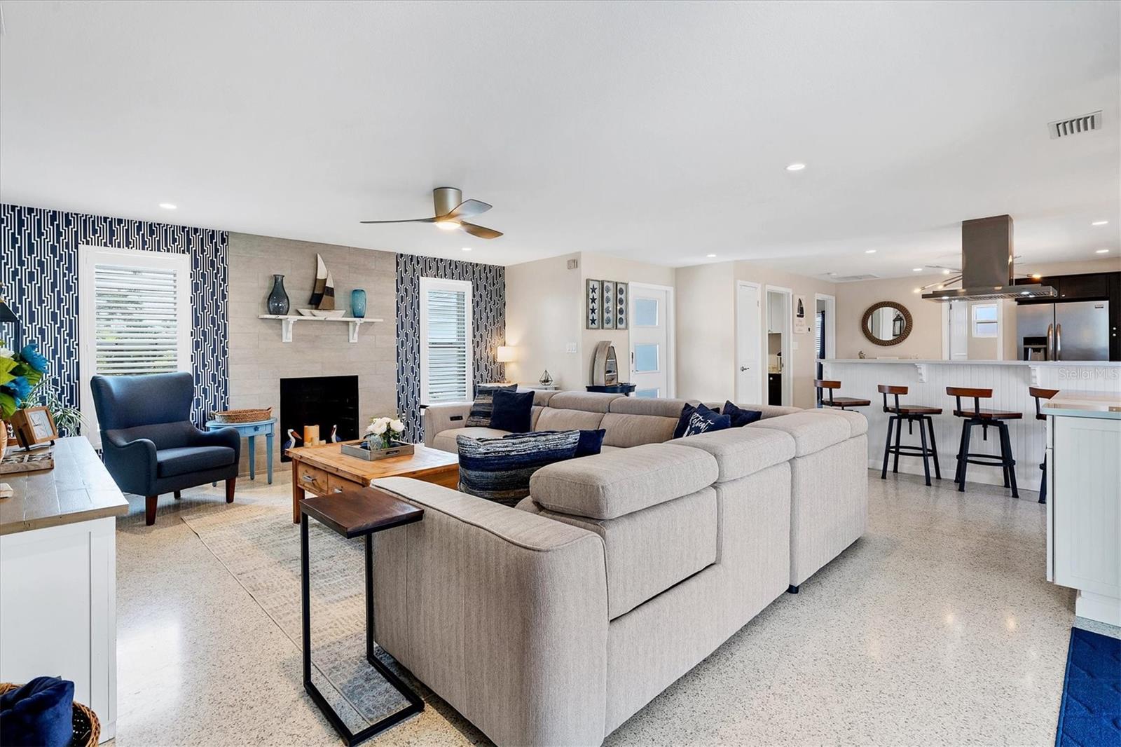 Image 10 of 43 For 280 Belvedere Court