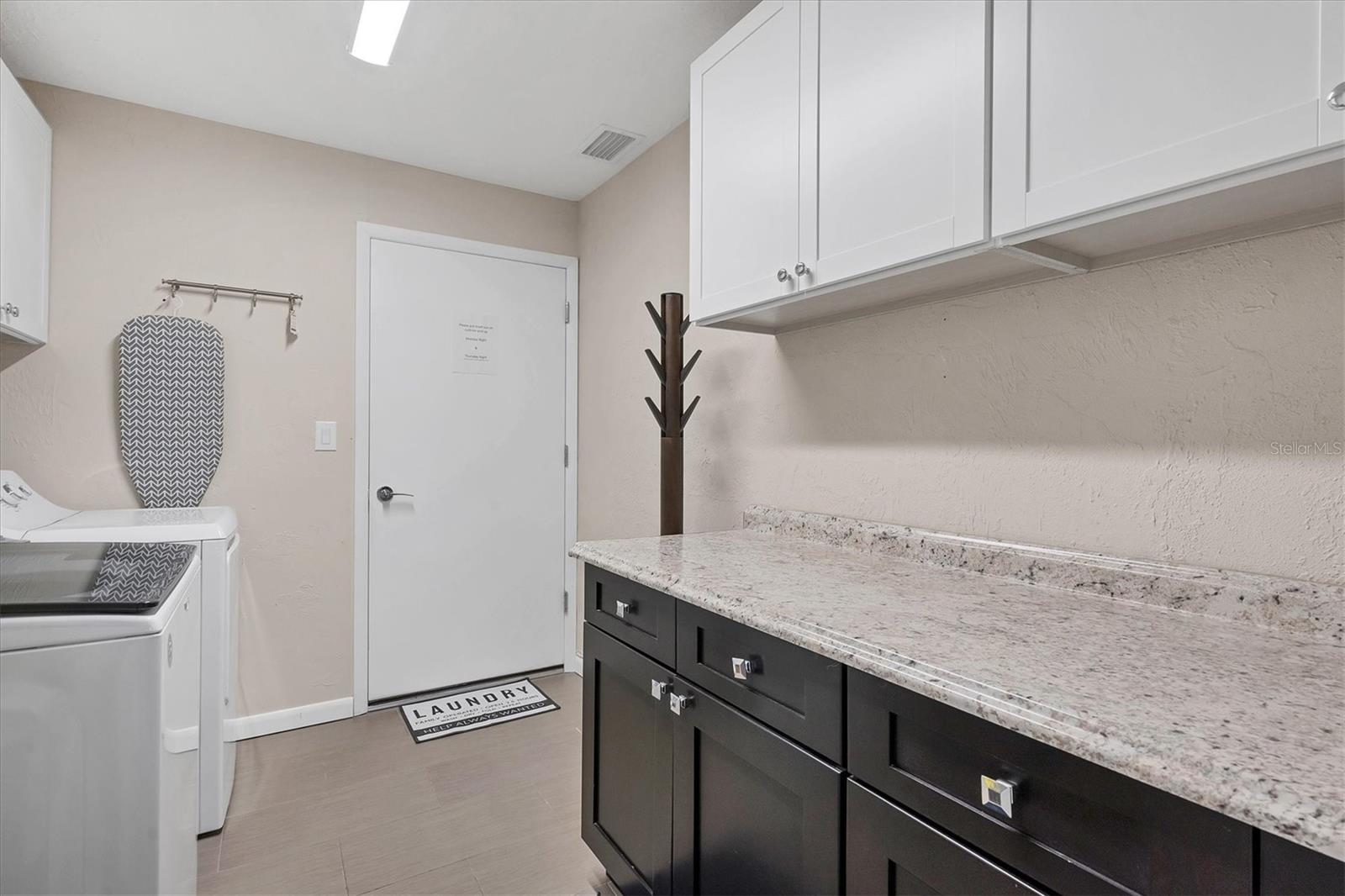 Image 16 of 43 For 280 Belvedere Court