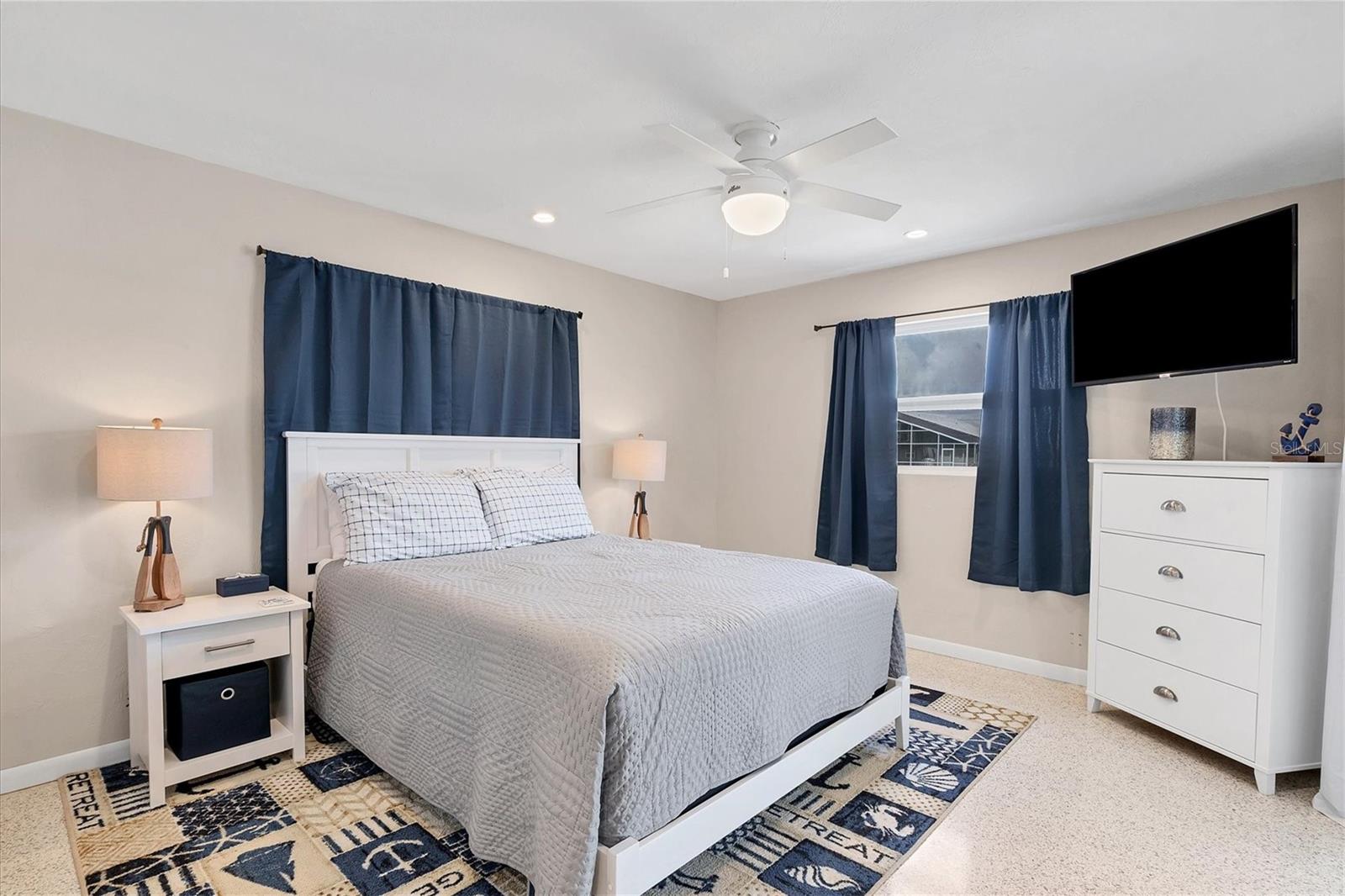 Image 19 of 43 For 280 Belvedere Court