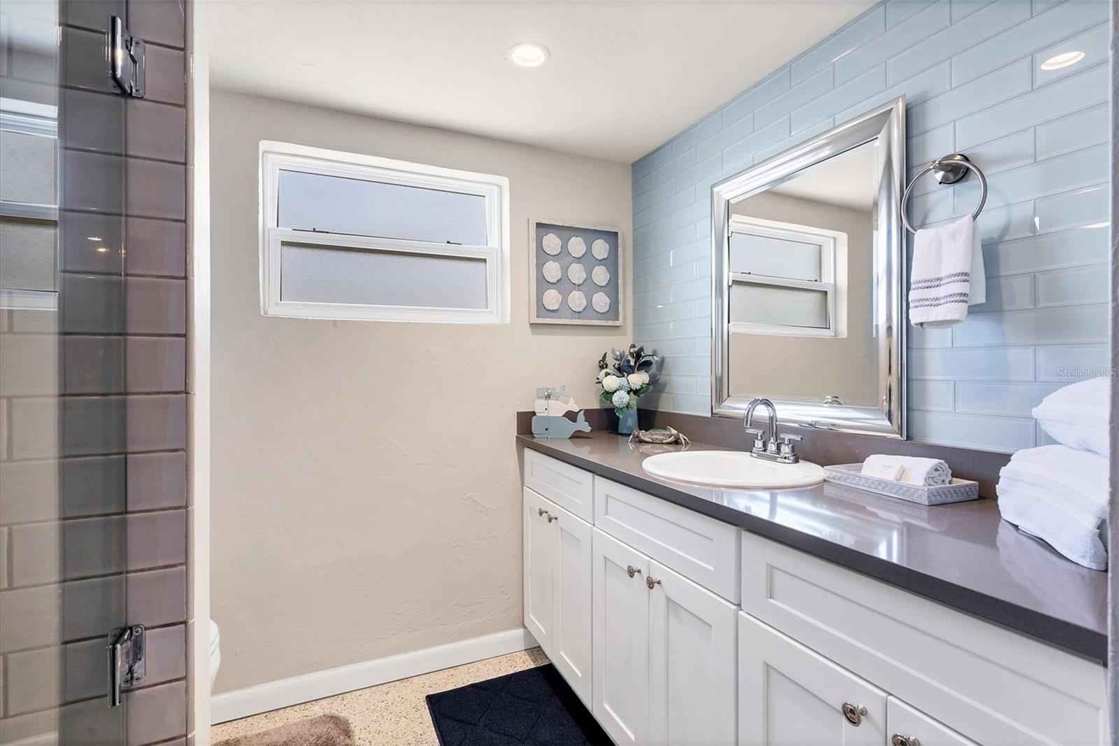 Image 21 of 43 For 280 Belvedere Court