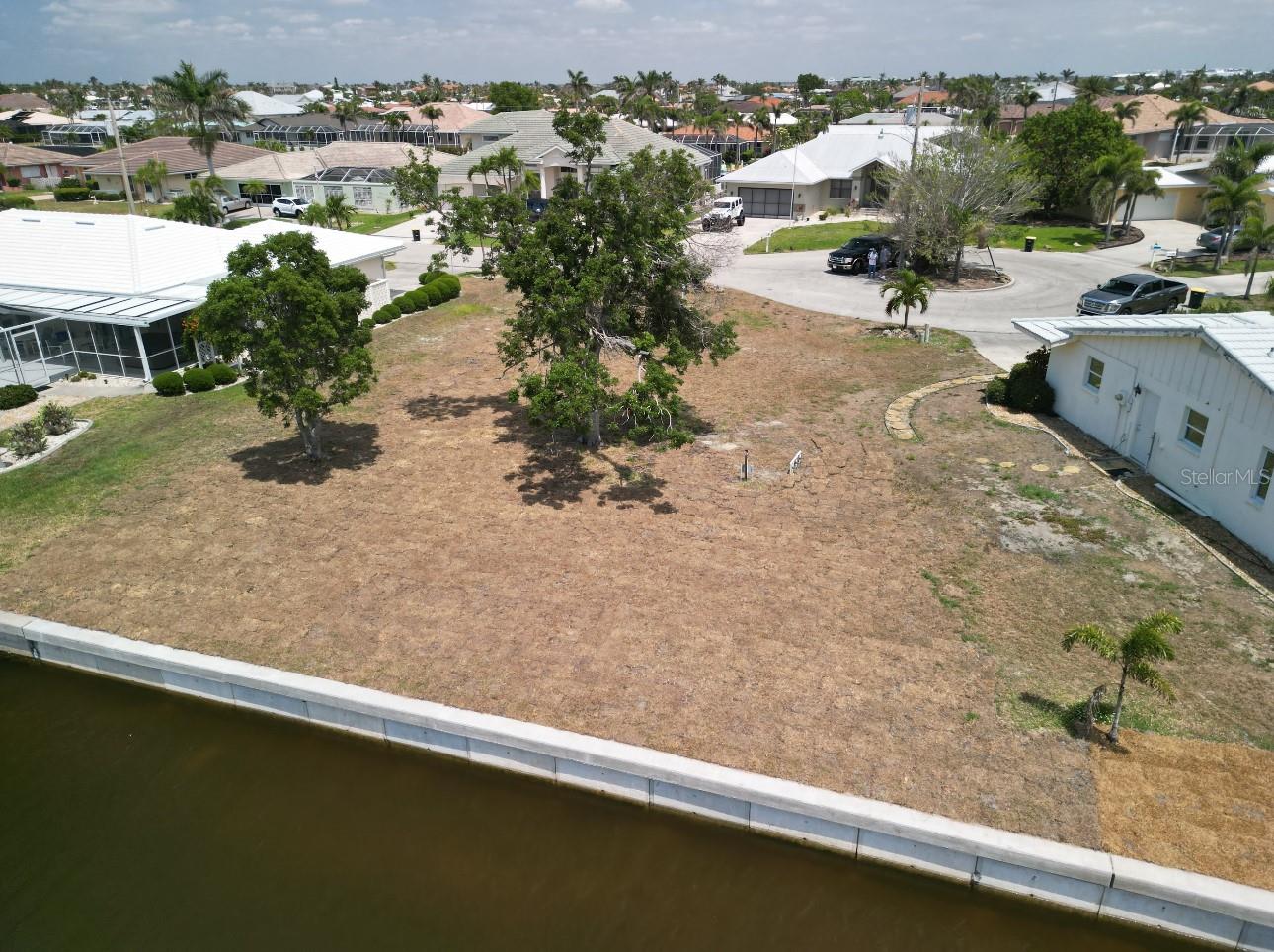 Image 4 of 7 For 571 Belvedere Court