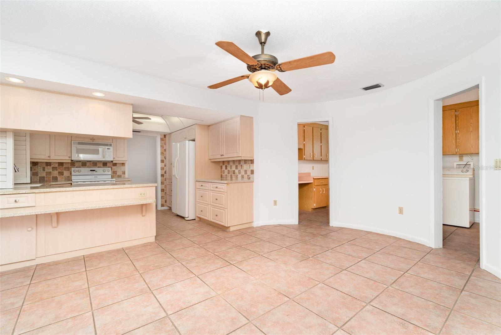 Image 11 of 48 For 2621 Via Veneto Drive