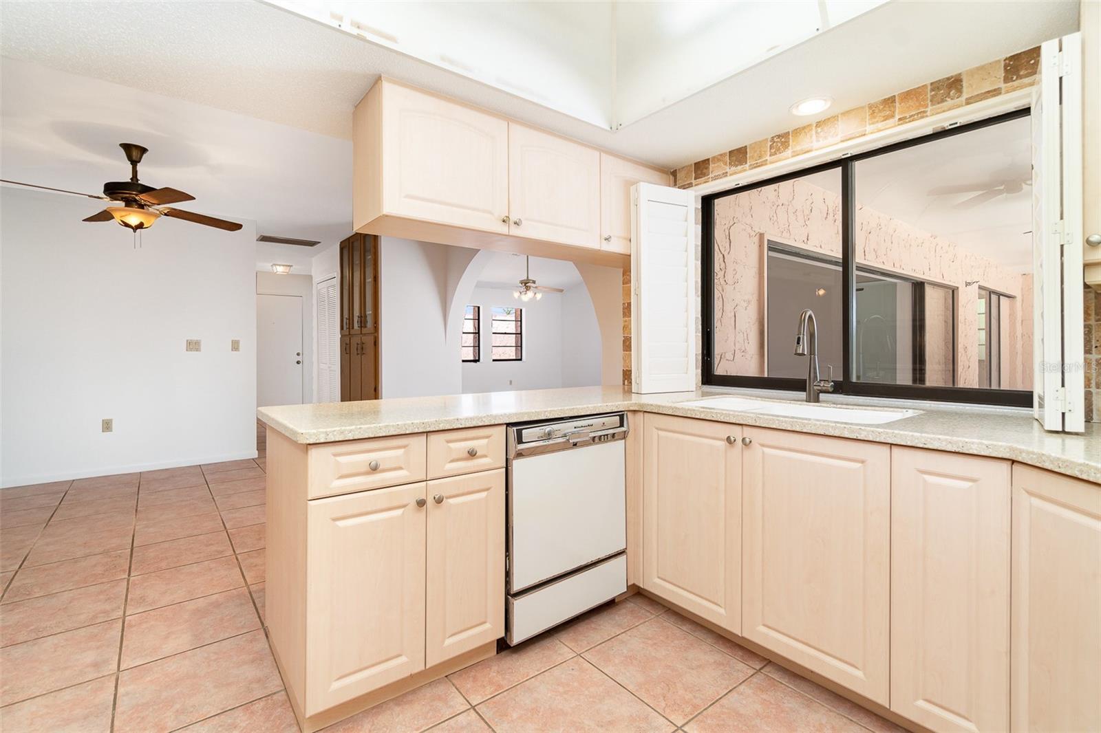 Image 17 of 48 For 2621 Via Veneto Drive