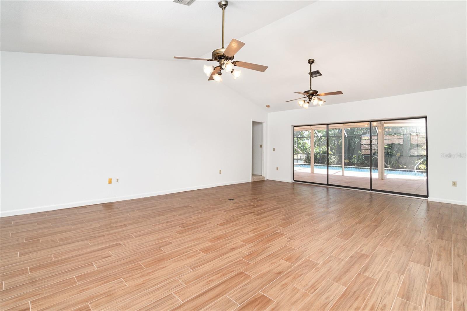 Image 6 of 48 For 2621 Via Veneto Drive