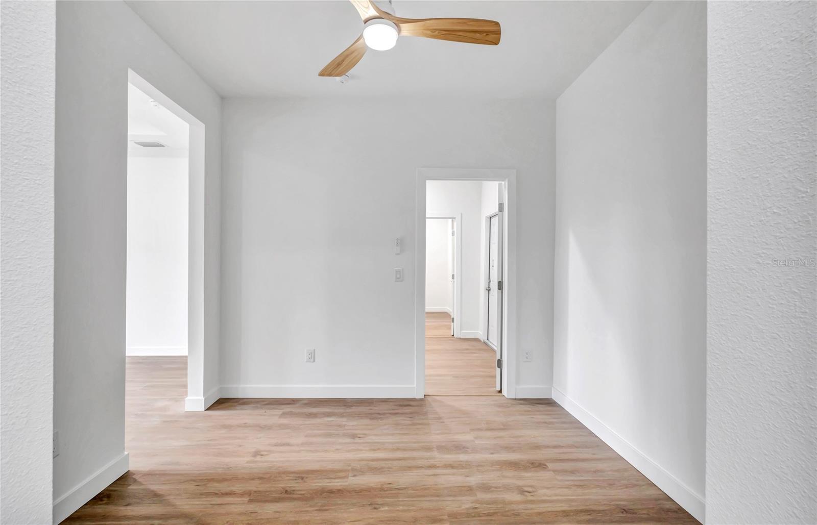 Image 15 of 49 For 551 Crandall Street Nw