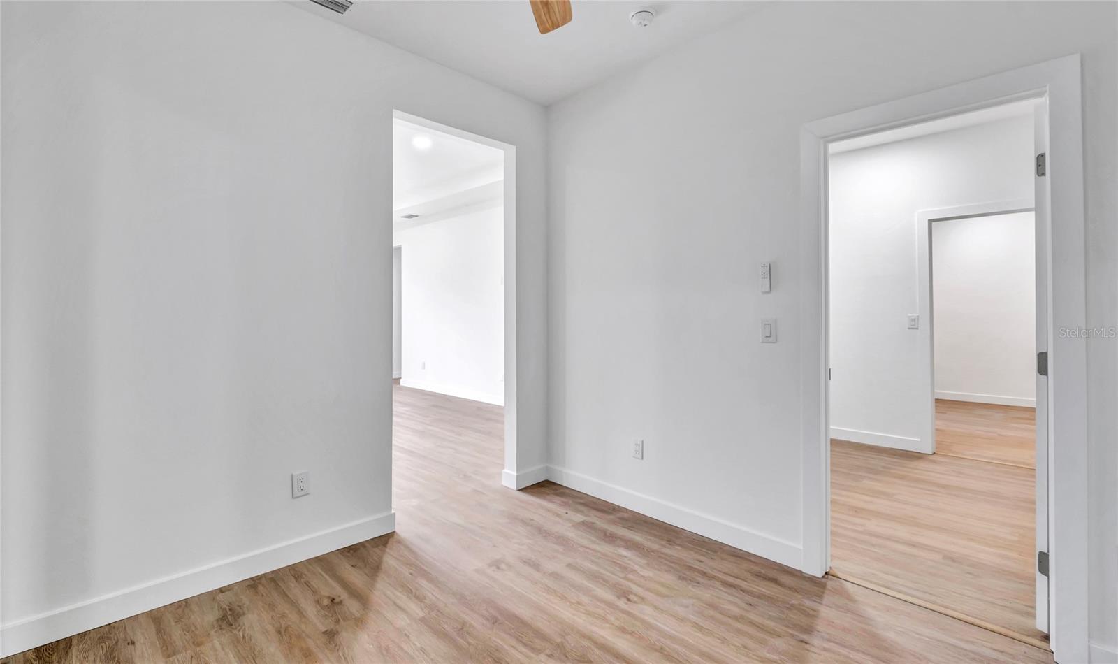 Image 16 of 49 For 551 Crandall Street Nw