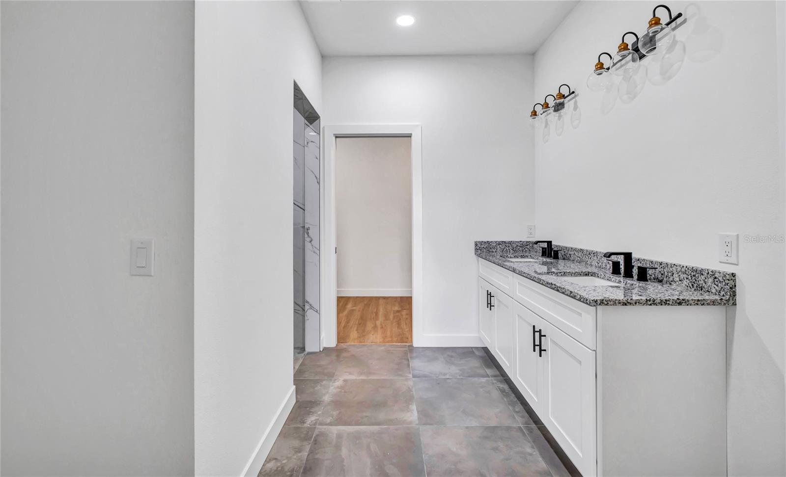 Image 36 of 49 For 551 Crandall Street Nw