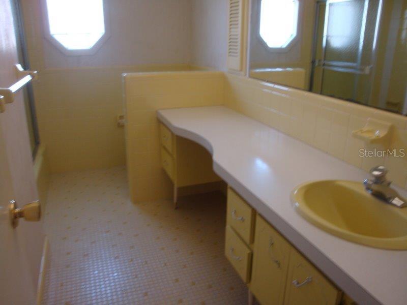 Image 13 of 31 For 96 Hibiscus Drive