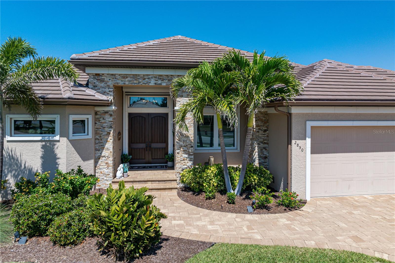 Image 17 of 62 For 2850 Magdalina Drive