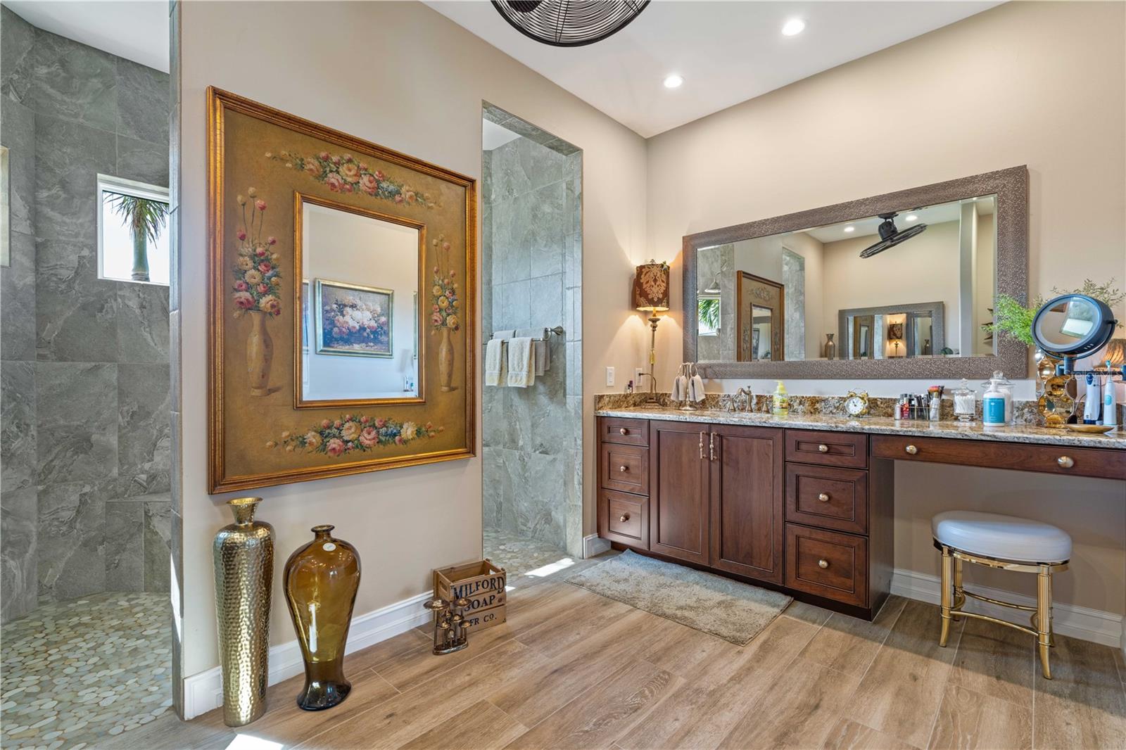 Image 35 of 62 For 2850 Magdalina Drive
