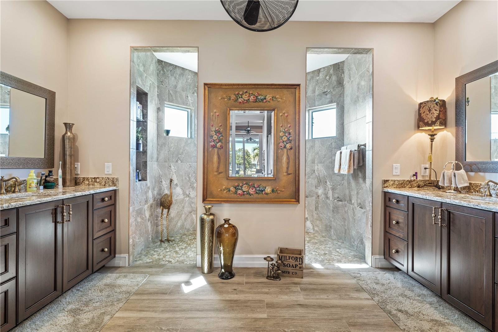 Image 36 of 62 For 2850 Magdalina Drive