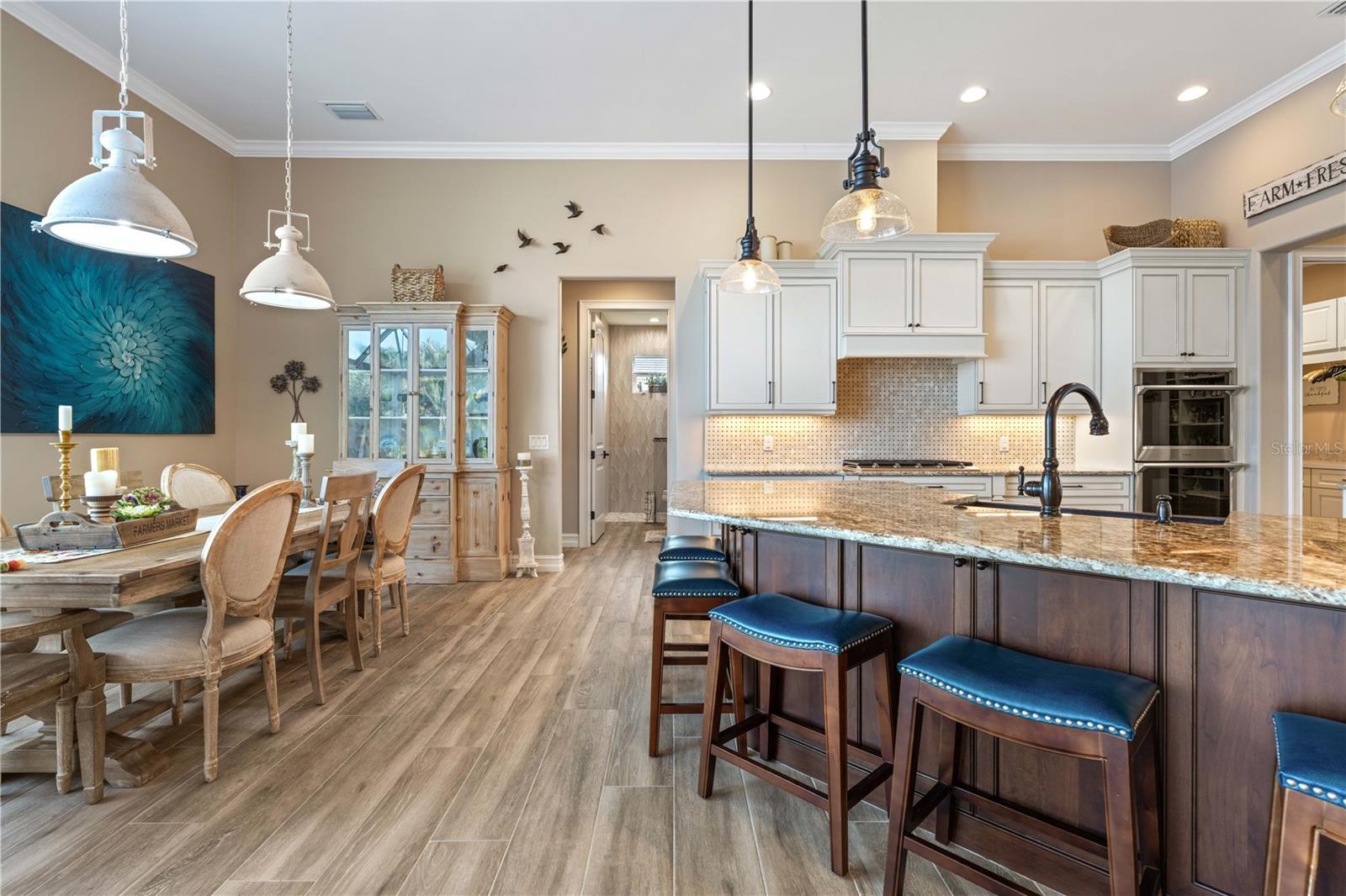Image 7 of 62 For 2850 Magdalina Drive