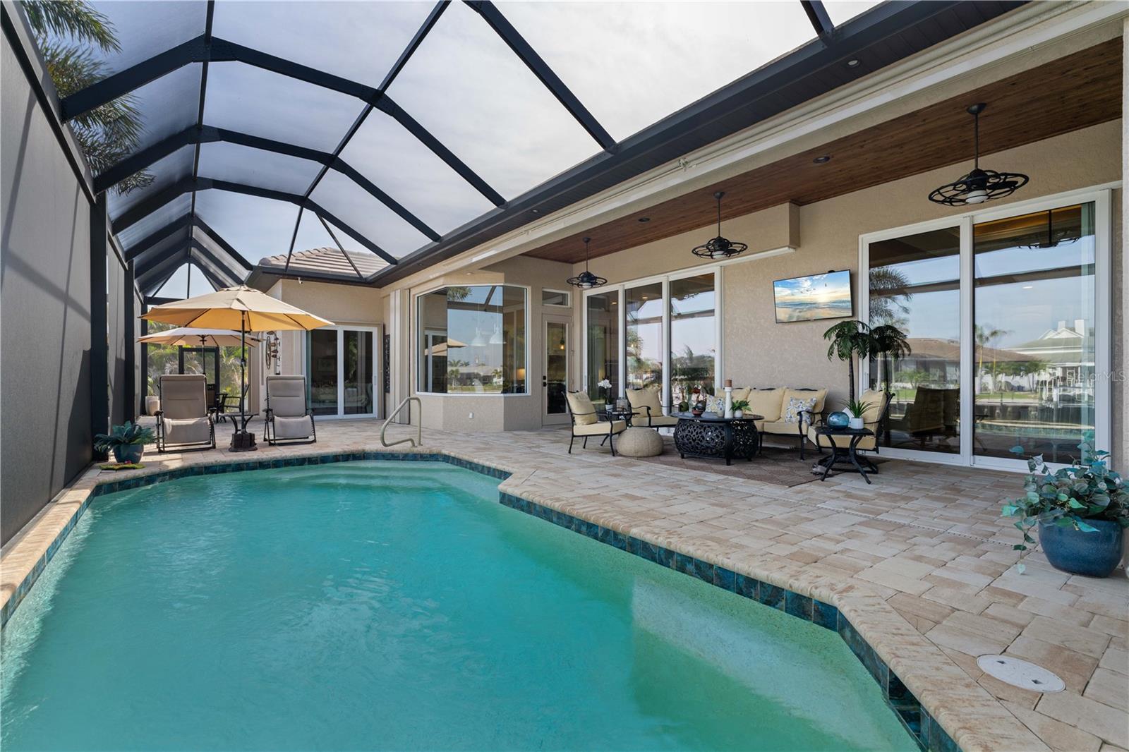 Image 9 of 62 For 2850 Magdalina Drive