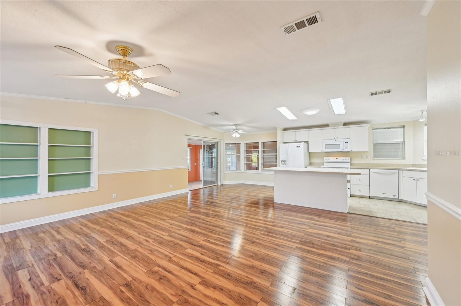 Image 9 of 47 For 724 Blackburn Boulevard