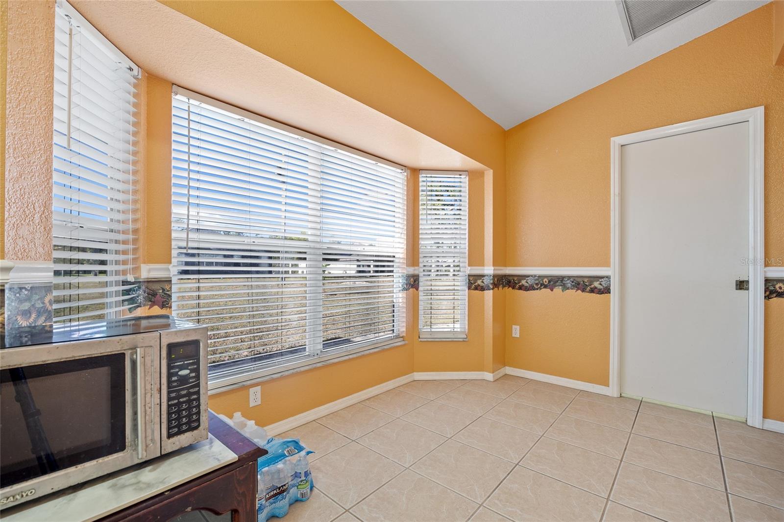 Image 12 of 28 For 25313 Durango Court