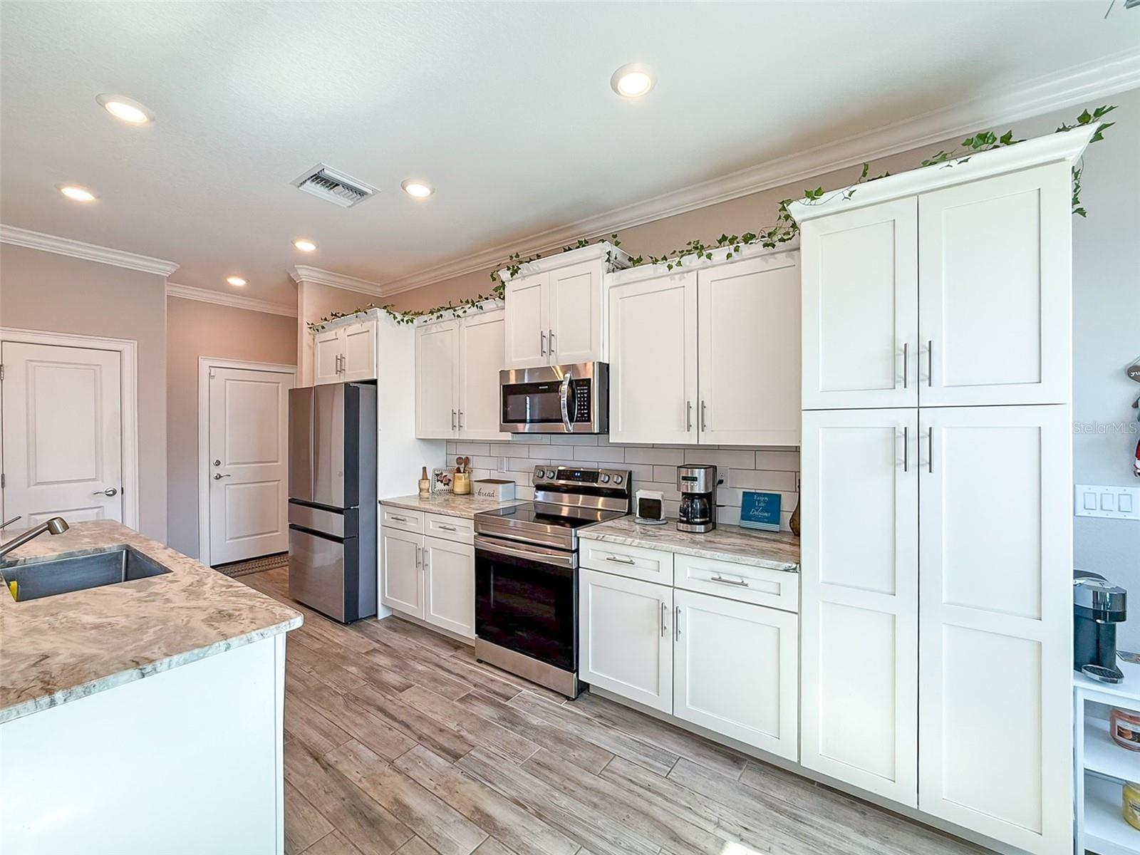 Image 8 of 32 For 25428 Islas Drive