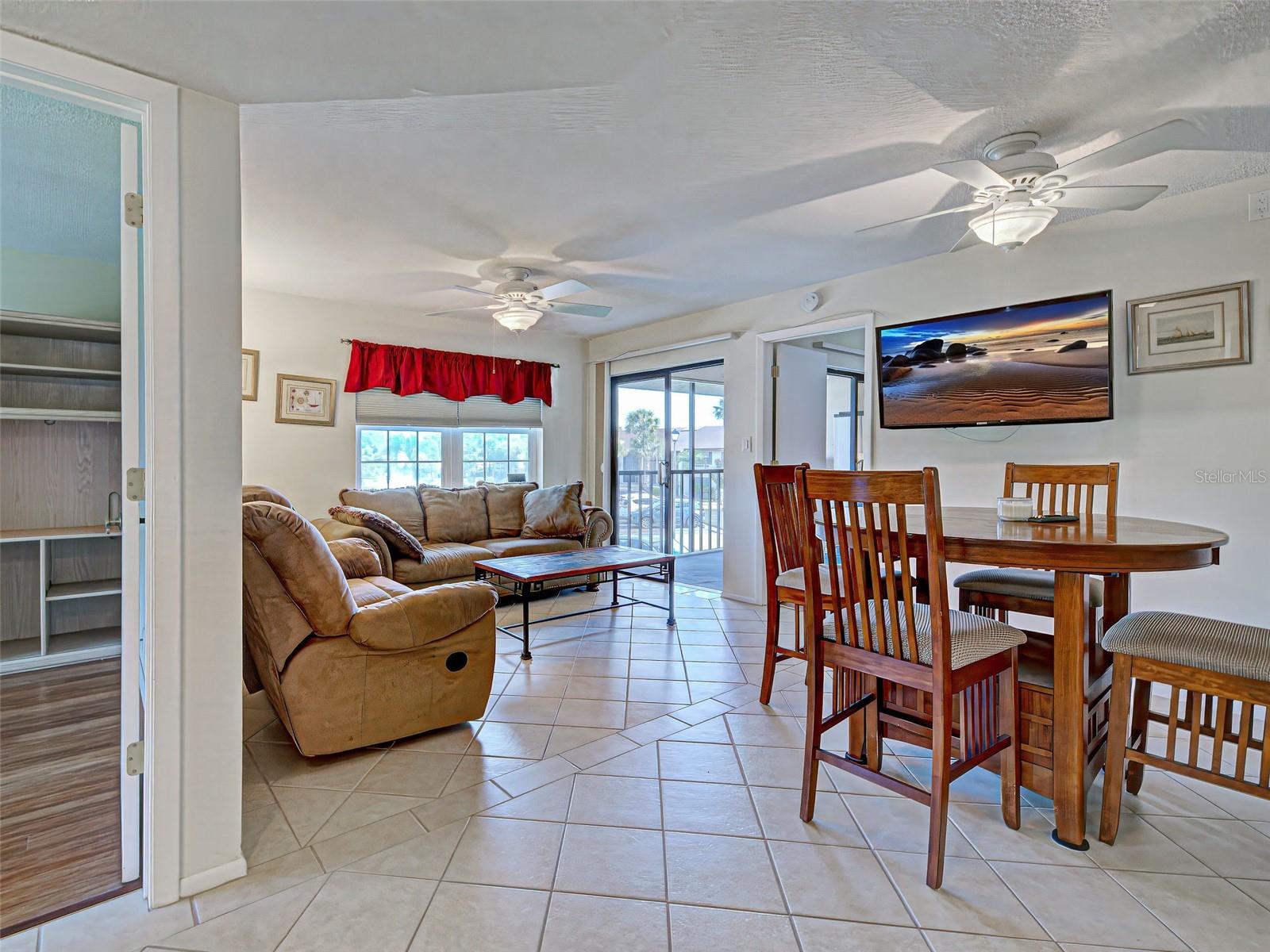 Image 10 of 35 For 19505 Quesada Avenue Ee202