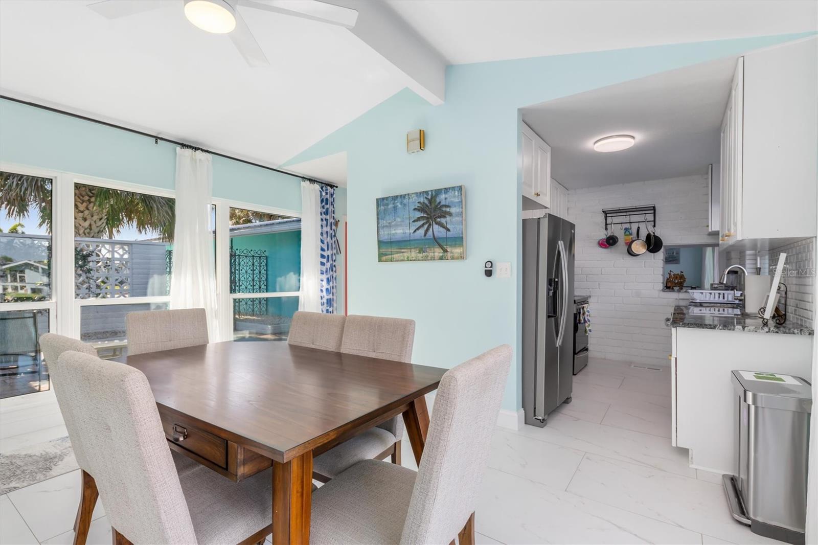 Image 11 of 59 For 1960 Marion Avenue