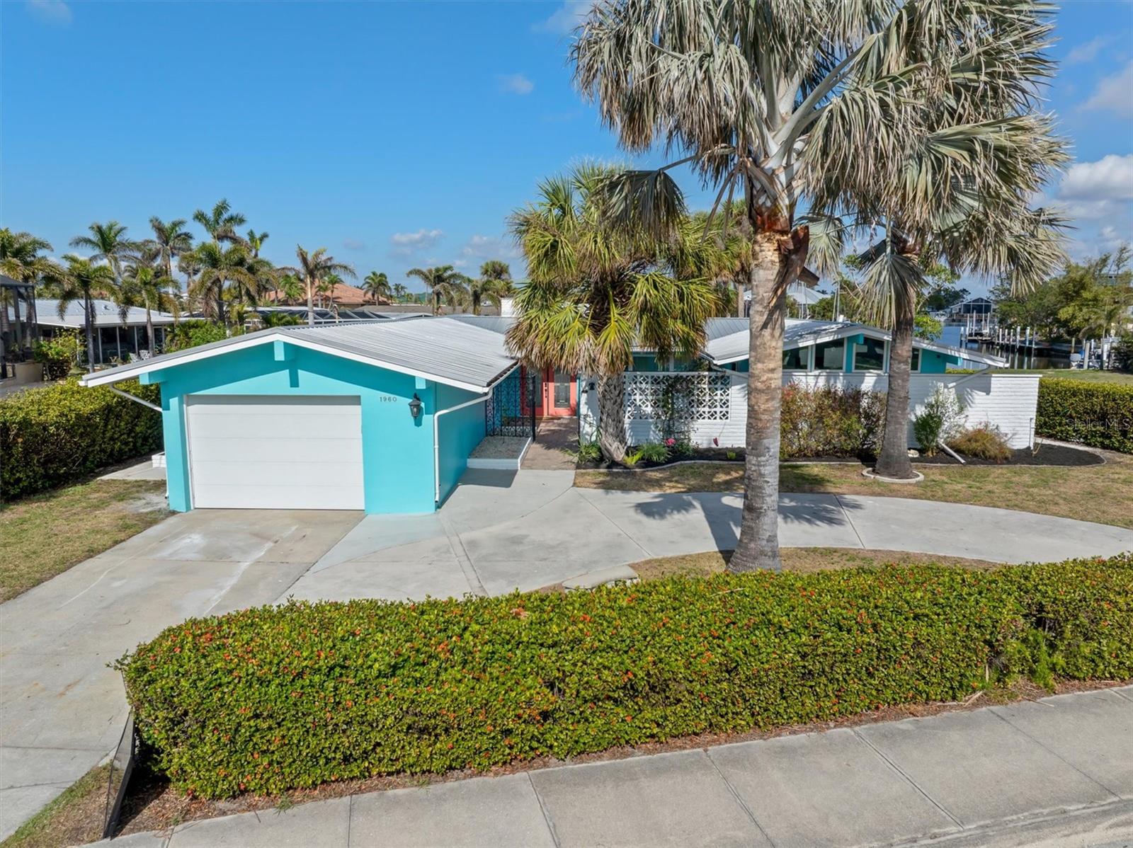 Image 2 of 59 For 1960 Marion Avenue