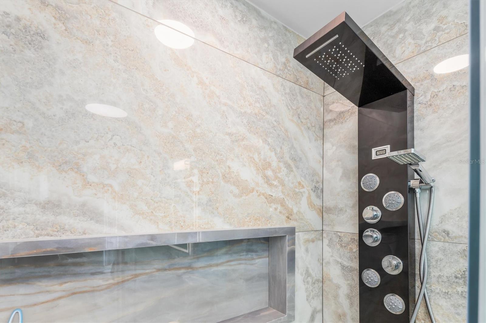 Image 20 of 59 For 1960 Marion Avenue