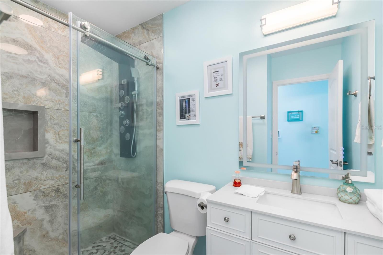 Image 23 of 59 For 1960 Marion Avenue