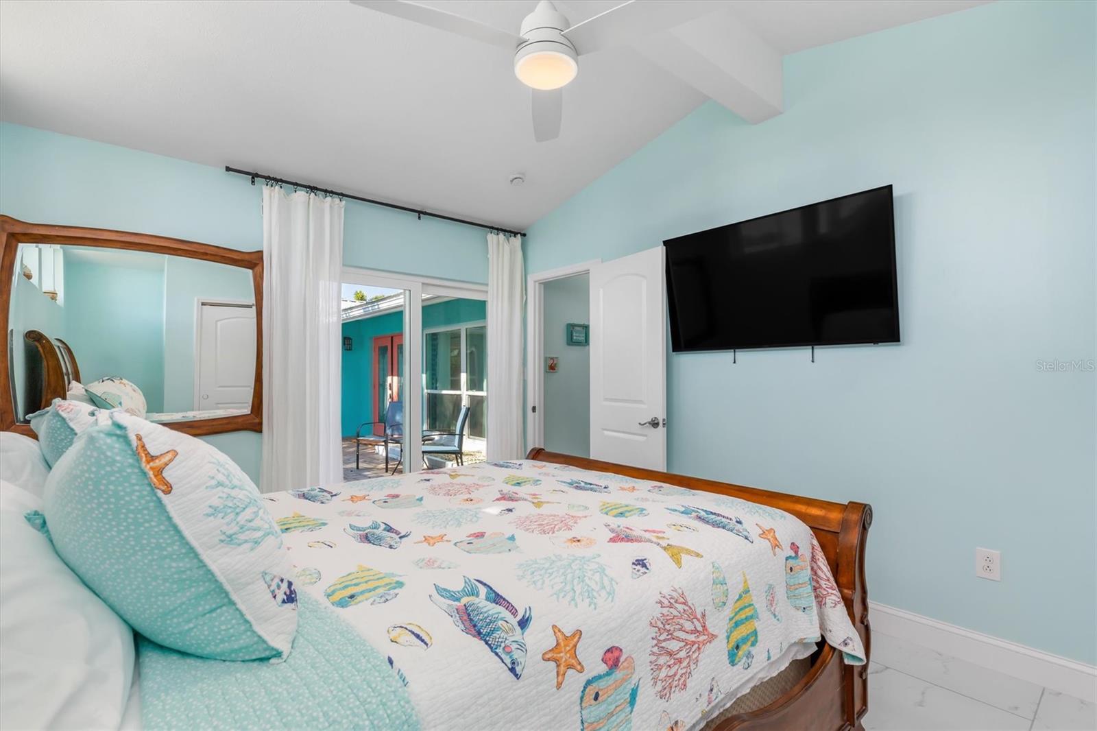 Image 24 of 59 For 1960 Marion Avenue