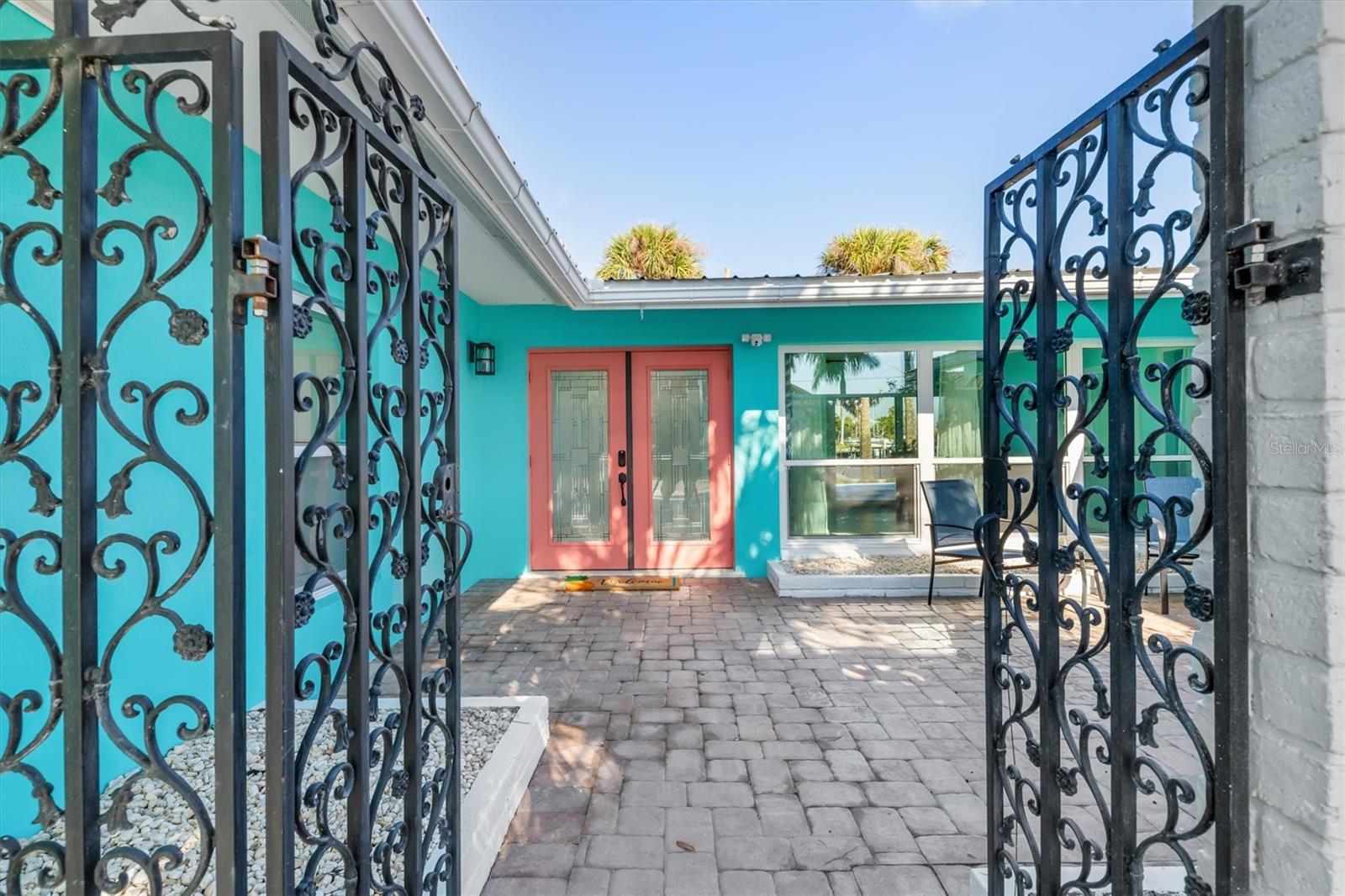 Image 3 of 59 For 1960 Marion Avenue