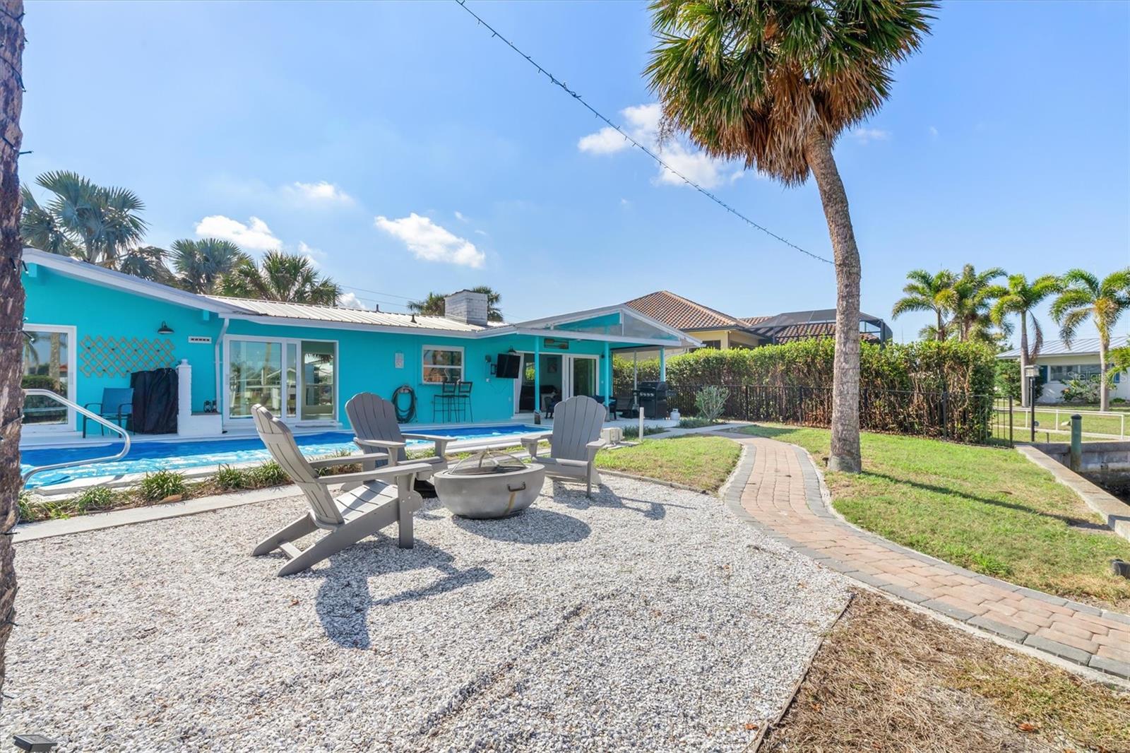 Image 31 of 59 For 1960 Marion Avenue