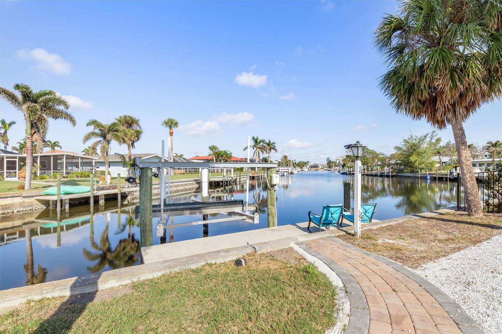 Image 32 of 59 For 1960 Marion Avenue