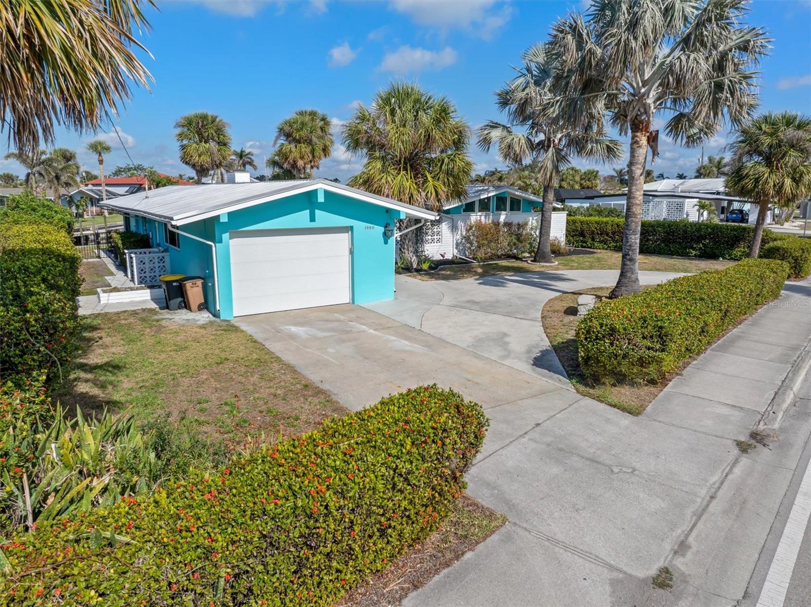 Image 40 of 59 For 1960 Marion Avenue