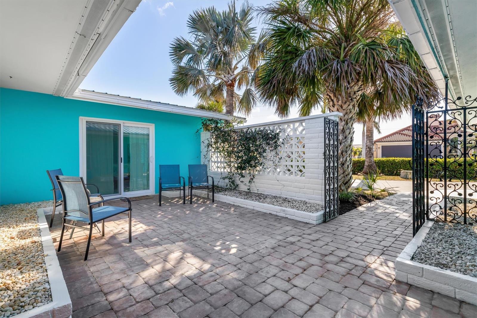 Image 41 of 59 For 1960 Marion Avenue