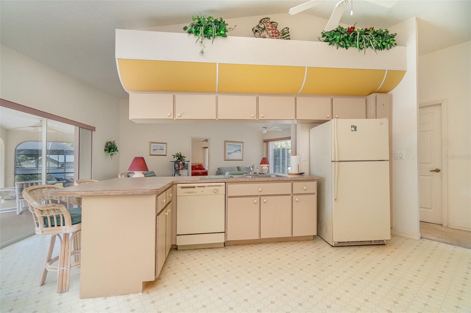 Image 15 of 33 For 18379 Edgewater Drive