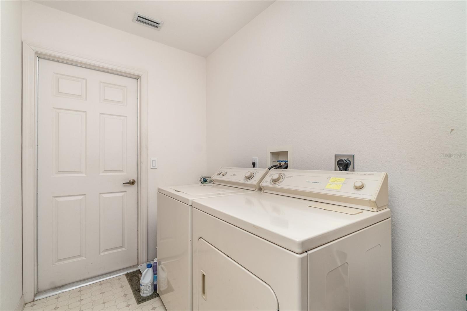 Image 17 of 33 For 18379 Edgewater Drive