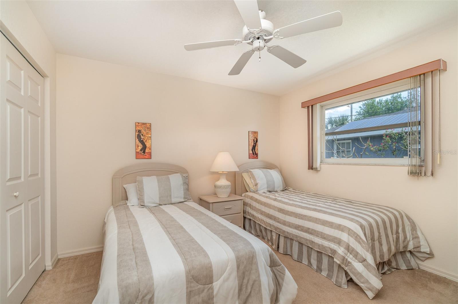 Image 22 of 33 For 18379 Edgewater Drive