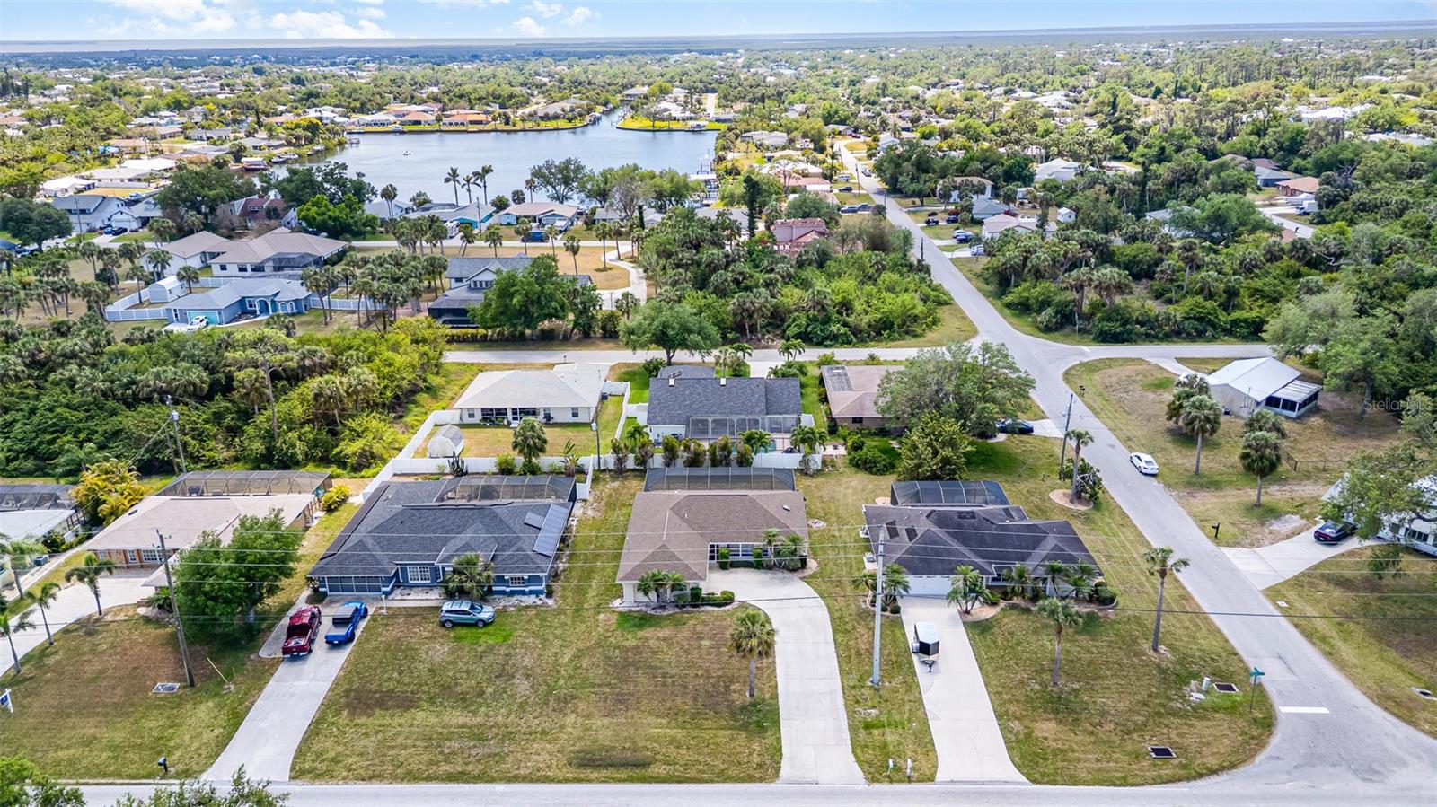 Image 29 of 33 For 18379 Edgewater Drive