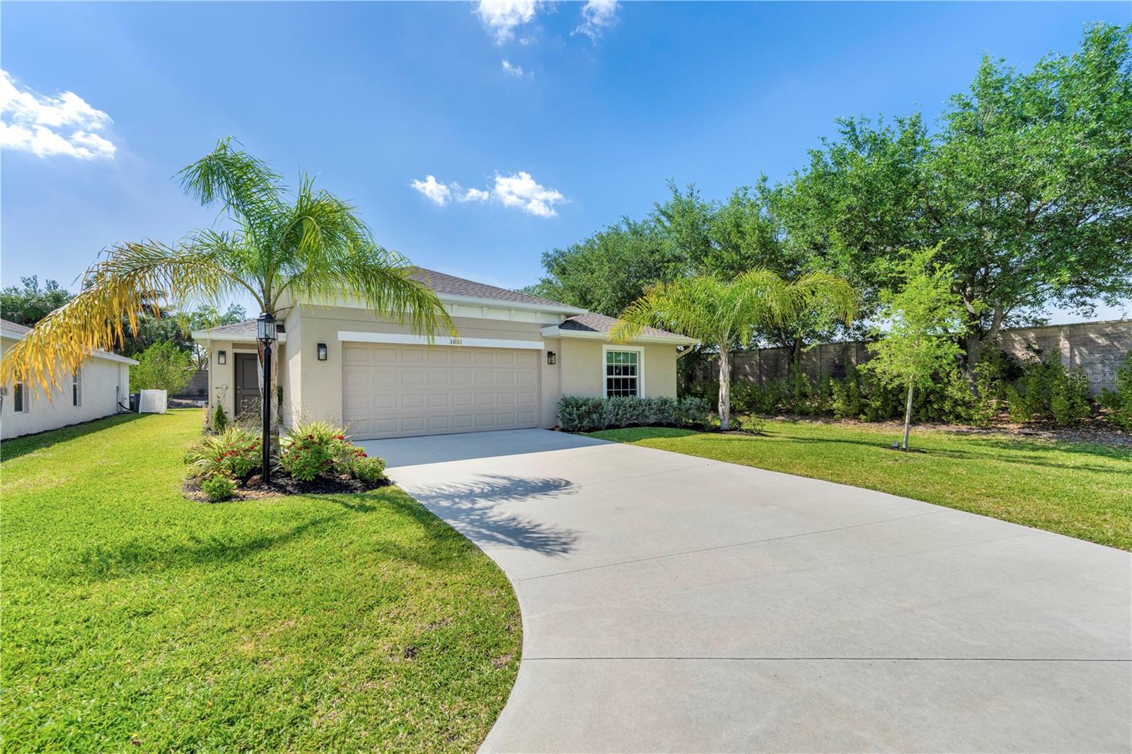Image 3 of 44 For 3801 Treasure Oak Way