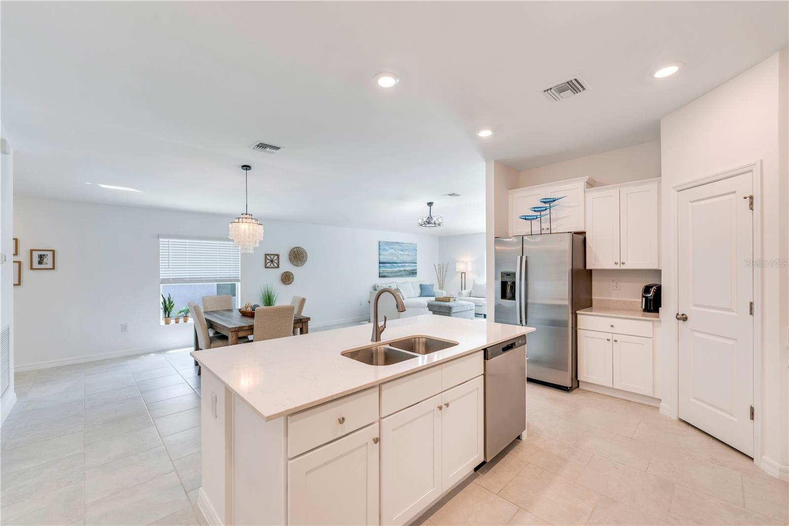 Image 32 of 44 For 3801 Treasure Oak Way