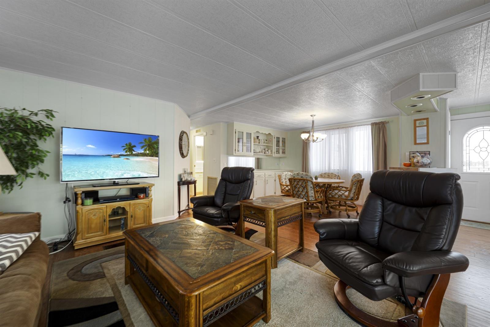 Image 12 of 98 For 2100 Kings Highway 452
