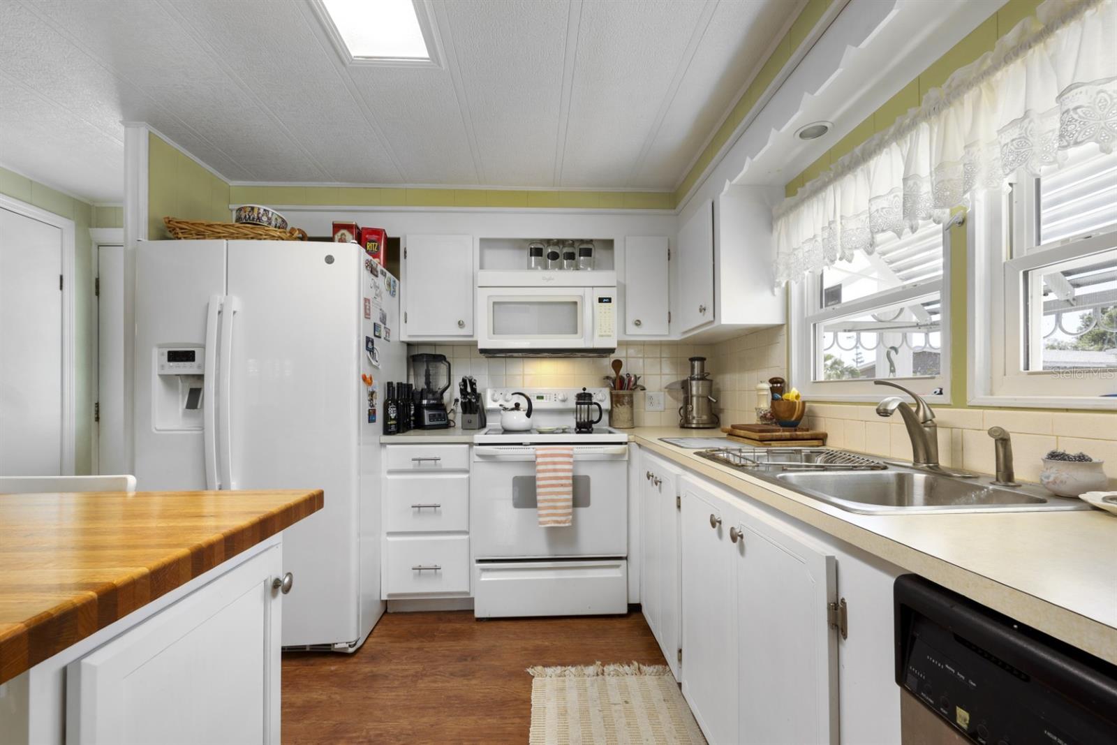 Image 17 of 98 For 2100 Kings Highway 452