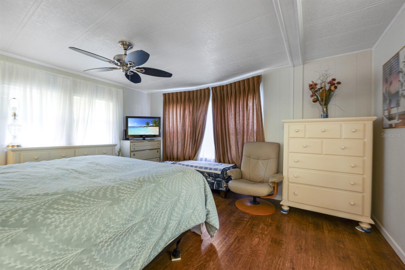 Image 23 of 98 For 2100 Kings Highway 452